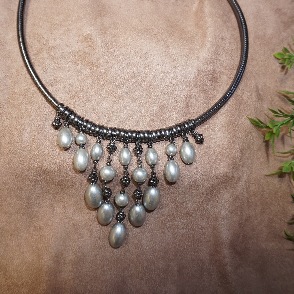 Pearl chocker style necklace